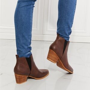 MMShoes Back At It Point Toe Bootie in Chocolate